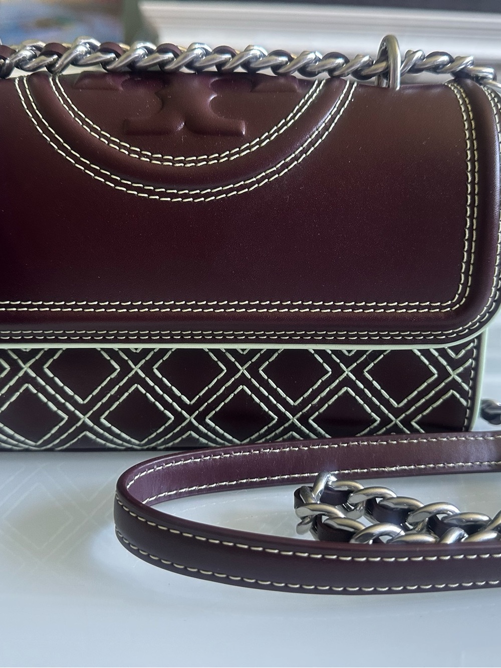 TORY BURCH Fleming Pop Small Shoulder Bag in  Beetle Berry